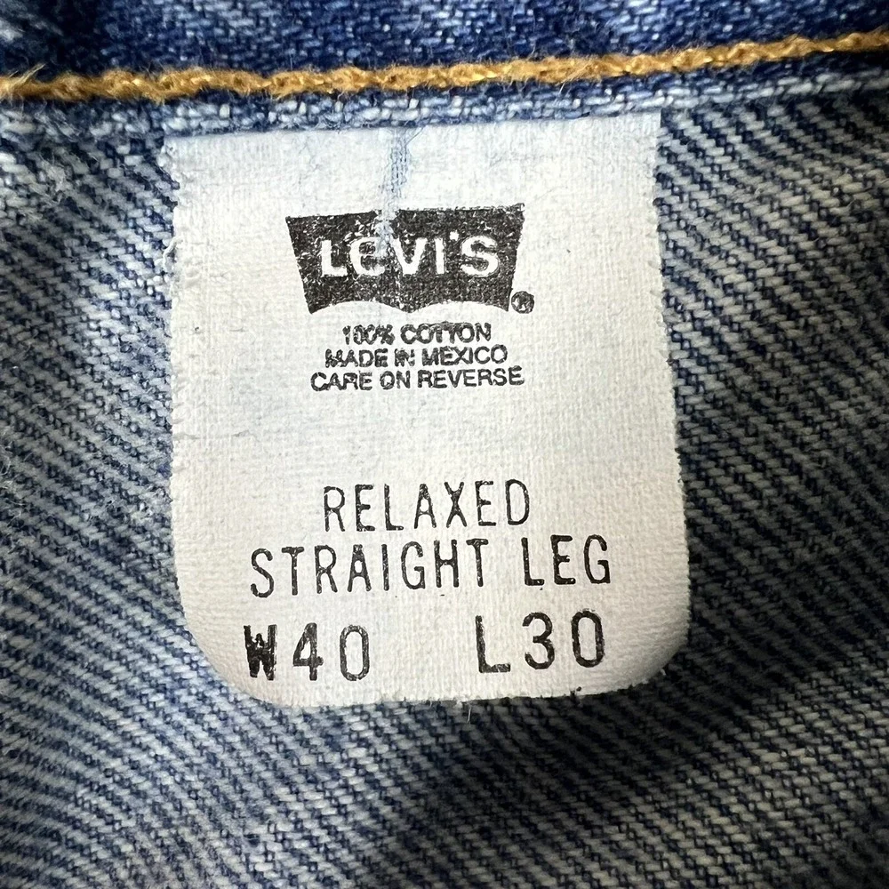 LEVIS MEN SIZE 40x30 (38x29 Actual) RELAXED STRAIGHT LEG MEDIUM‎ WASH JEANS
